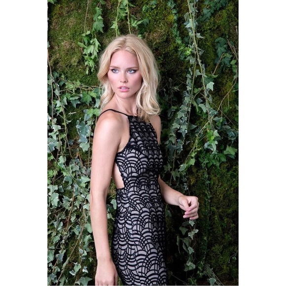 Stone Cold Fox Logan Dress - Picture 2 of 9